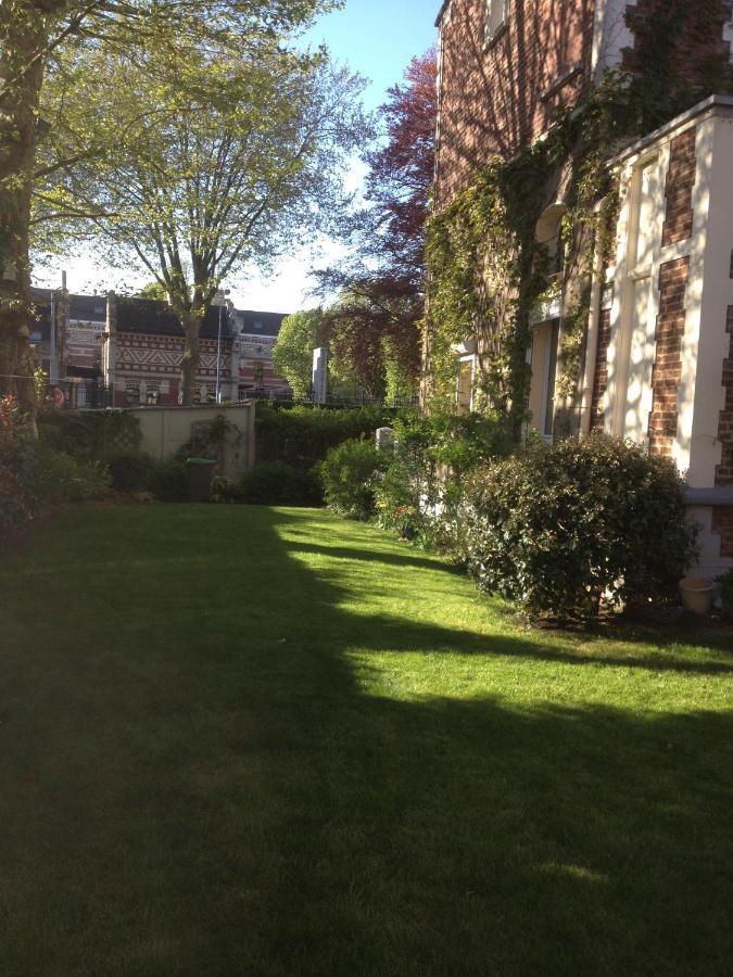 Krisko Parking Prive Et Clos Armentières Exterior foto